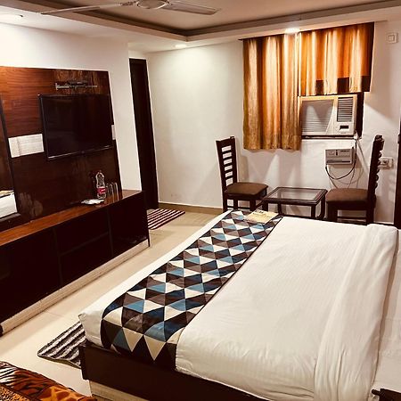 Hotel Vista Premium Tark A Family Hotel Near Igi Airport Delhi Nueva Delhi Exterior foto