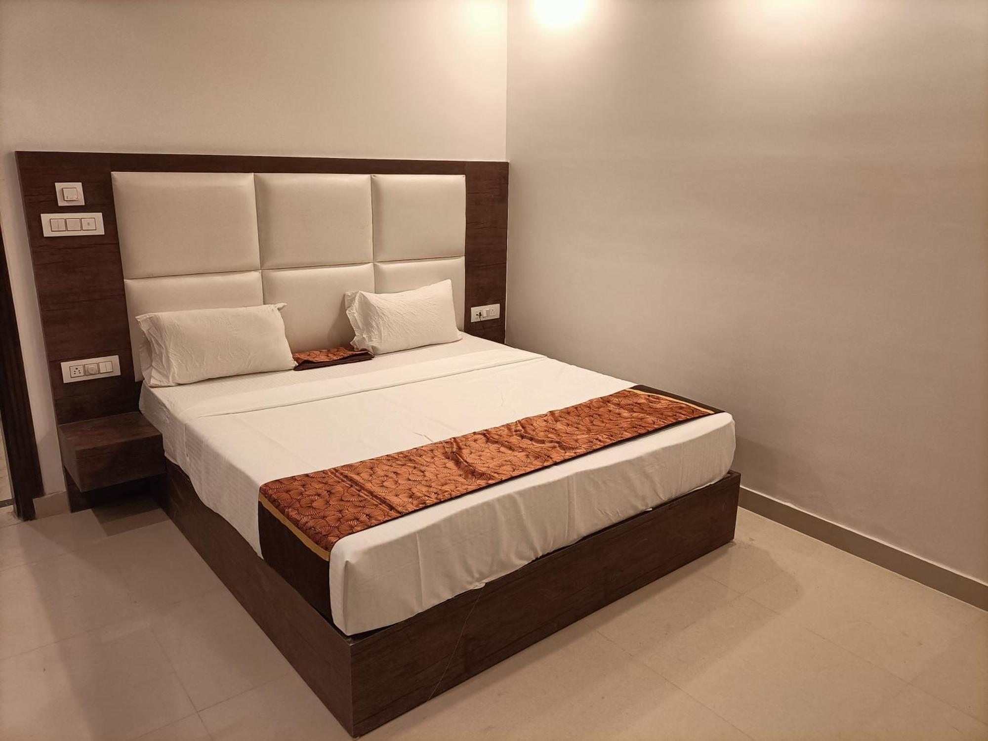 Hotel Vista Premium Tark A Family Hotel Near Igi Airport Delhi Nueva Delhi Exterior foto